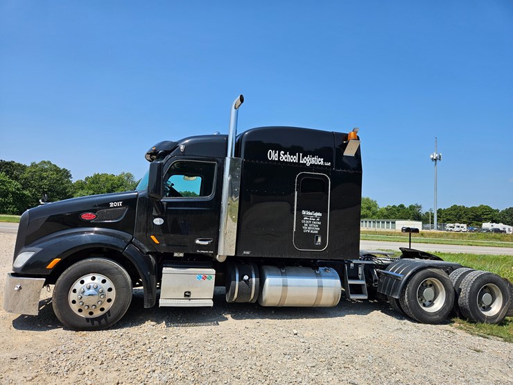 2017-peterbilt-579-image-7