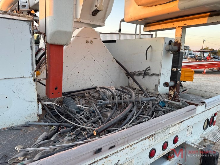 2006-international-durastar-4300-image-11