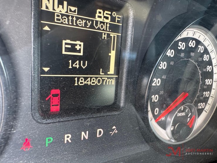 2015-dodge-ram-3500-image-21