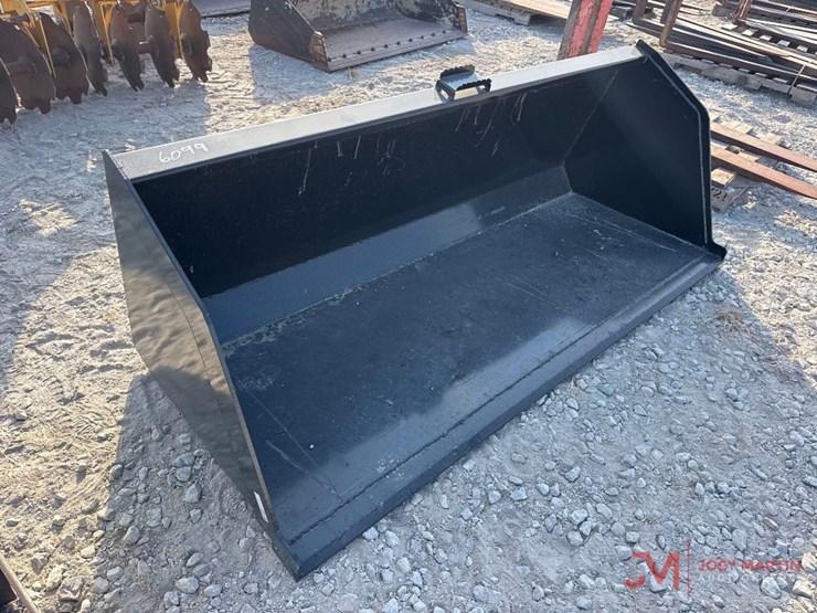 unused-84"-high-capacity-smooth-bucket-skid-steer-attachment-image-1