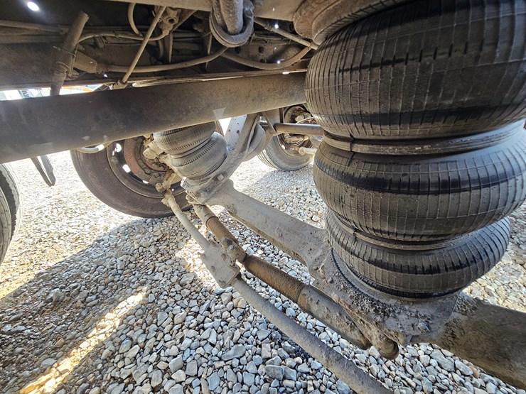 1989-peterbilt-379-image-114