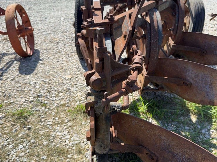 3-bottom-trip-plow-image-24