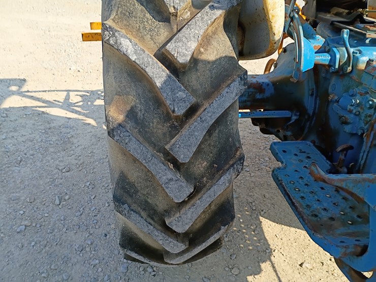 1972-ford-tractor-image-51