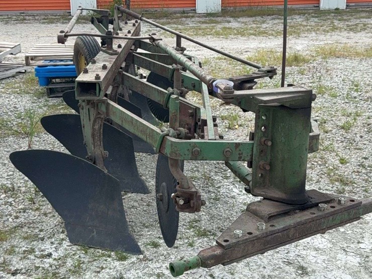 john-deere-4-bottom-plow-image-24