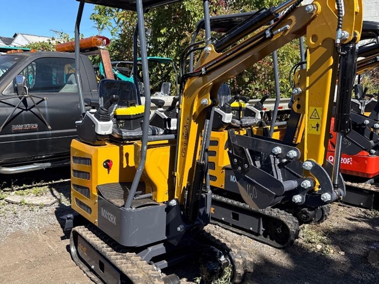 new-cfg-industrial-co-mini-excavator-model-mx12r-image-1