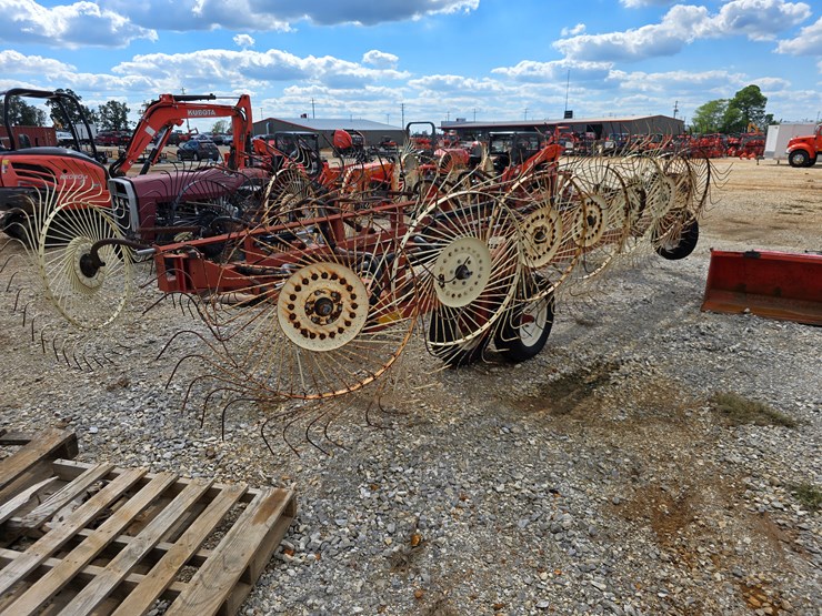 2000-h-&-s-bf16-image-17