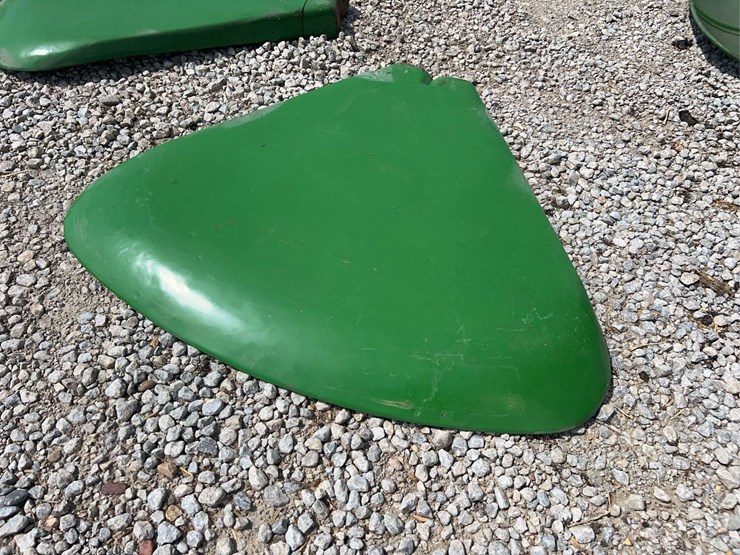 john-deere-clamshell-fenders-image-4