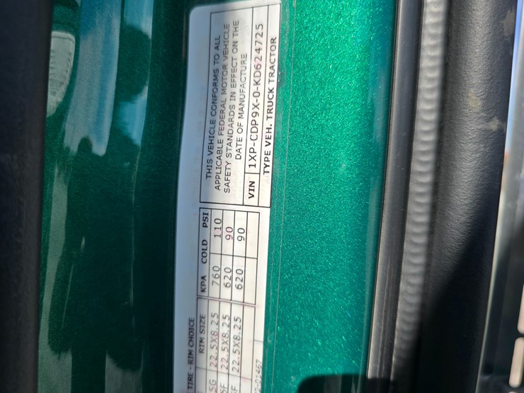 2019-peterbilt-567-image-77