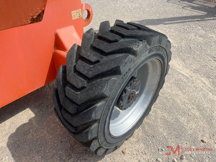 2016-jlg-800aj-image-6