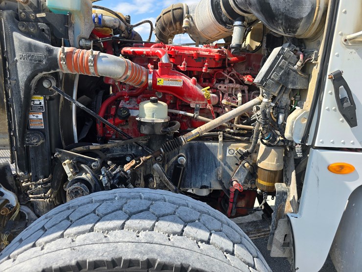 2014-peterbilt-365-image-55