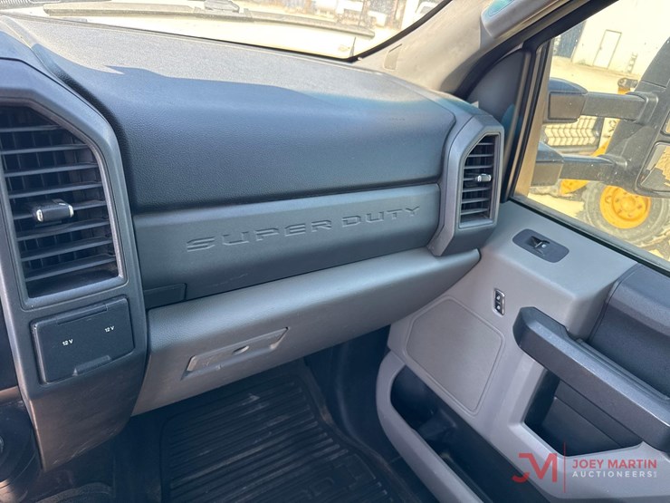 2017-ford-f550-xl-image-41