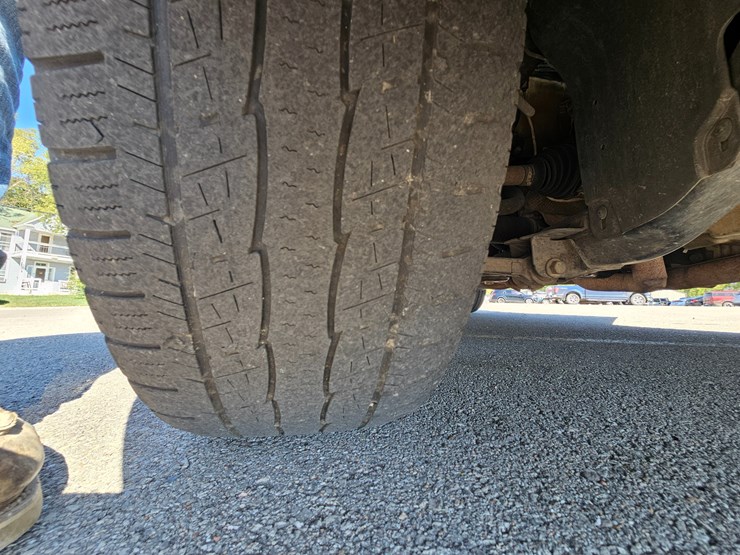 2017-ford-explorer-image-54