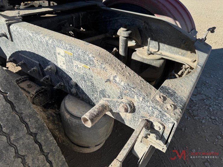 2016-peterbilt-389-image-12