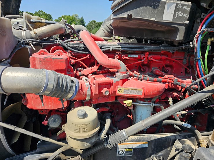 2017-peterbilt-579-image-33