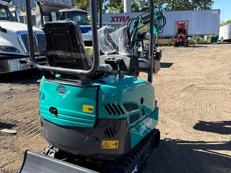 new-cfg-industrial-co-mini-excavator-model-qk16r-image-4