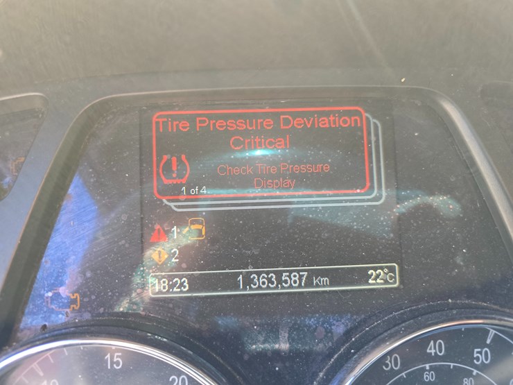 2015-peterbilt-579-image-78