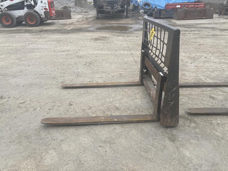 #5059-•-approx-48"-bobcat-skid-steer-forks-image-3