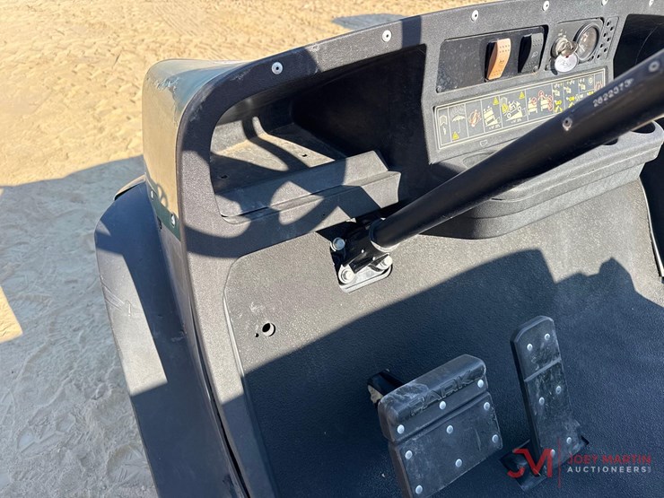 cushman-refresher-1200-golf-cart-image-15