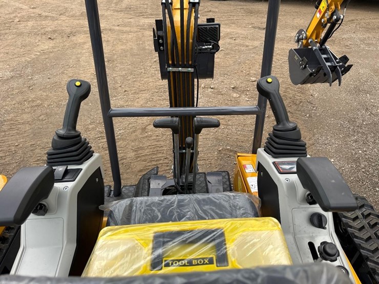 new-cfg-industrial-co-mini-excavator-model-mx20r-image-7