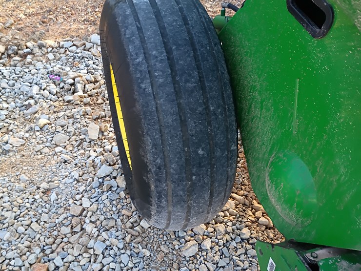 2020-john-deere-450m-image-34