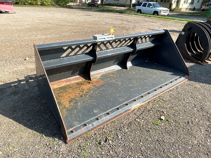 #4305-•-virnig-96"-skid-steer-mount-snow-bucket-image-3