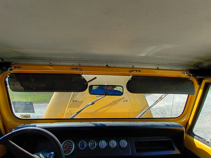 1995-jeep-wrangler-image-48