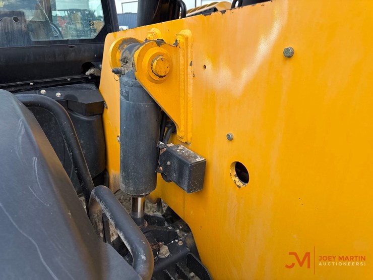 2016-jcb-510-56-image-10