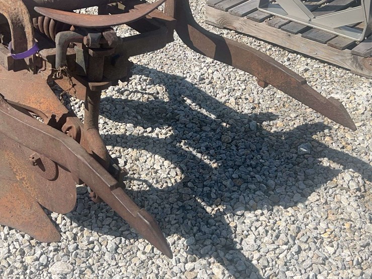 2-bottom-fast-hitch-plow-image-10