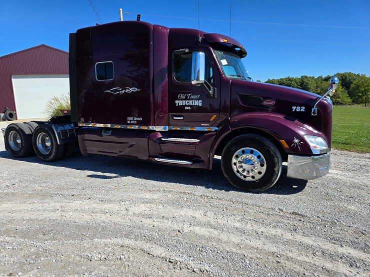 2015-peterbilt-579-image-37