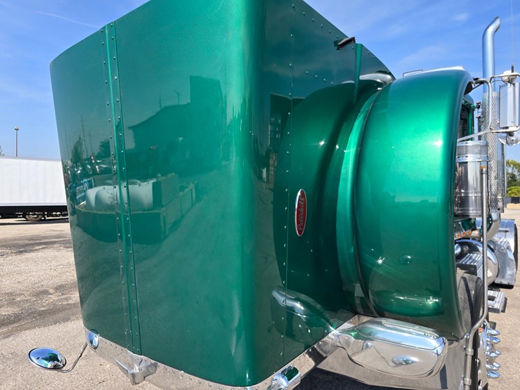2014-peterbilt-388-image-59
