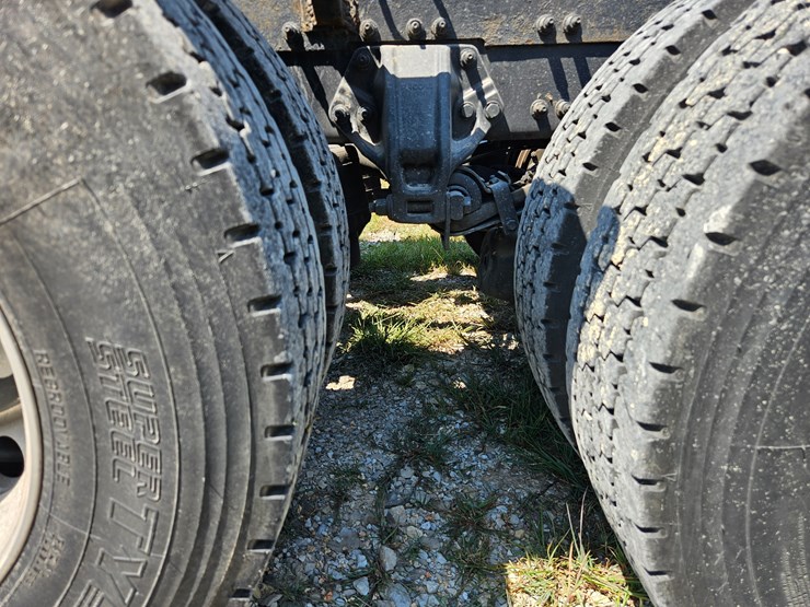 2017-peterbilt-579-image-84