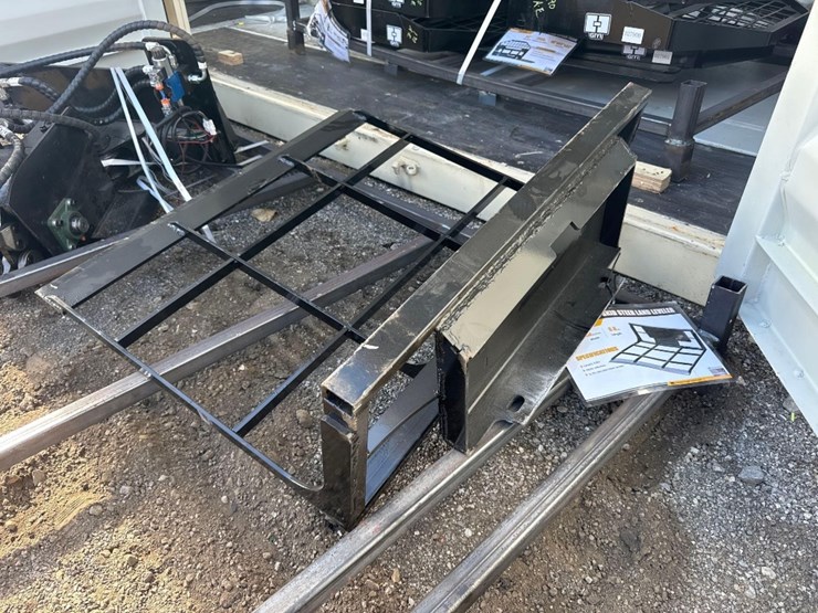 new-giyi-co-mini-stand-on-skidloader-40in-land-leveler-model-gy-pdq-image-1