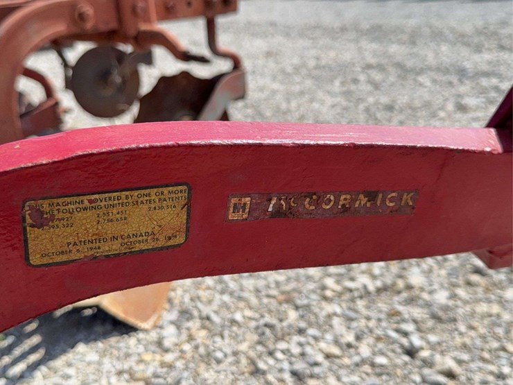 single-bottom-fast-hitch-plow-image-4