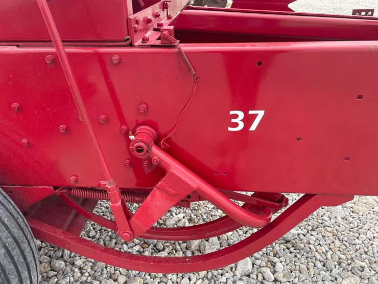 international-baler-image-24