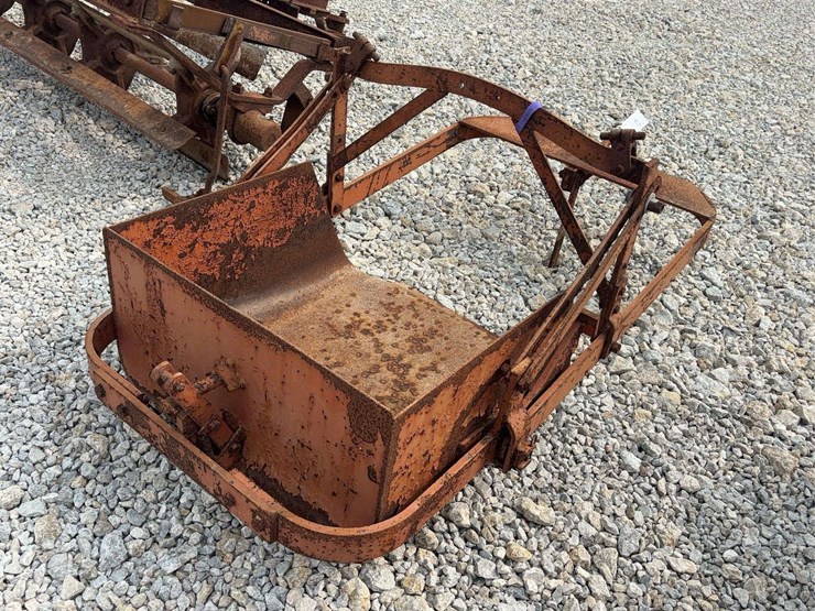 allis-chalmers-coupler-dirt-scoop-image-5