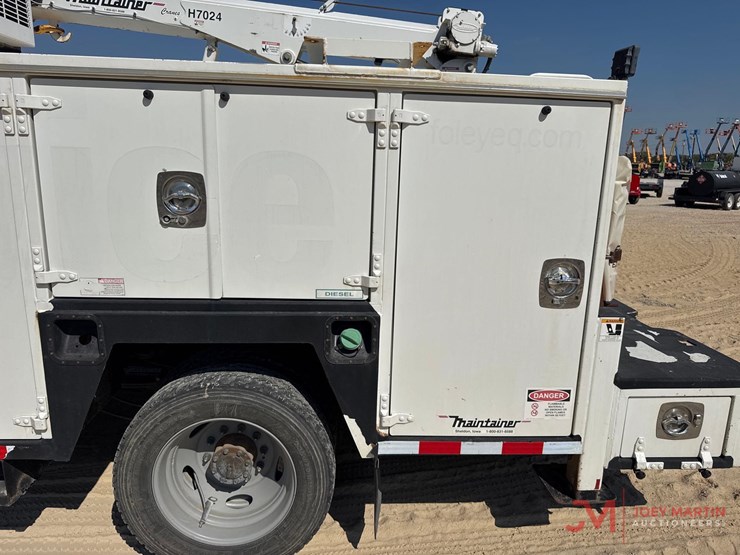 2017-ford-f550-xl-image-15