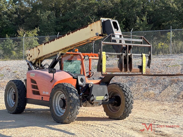 2015-jlg-g6-42a-image-1