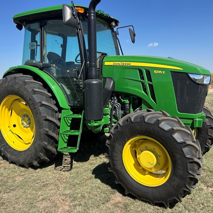 2024 JOHN DEERE 6135E