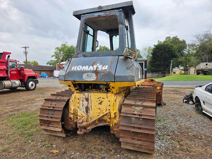 komatsu-d61ex-image-12