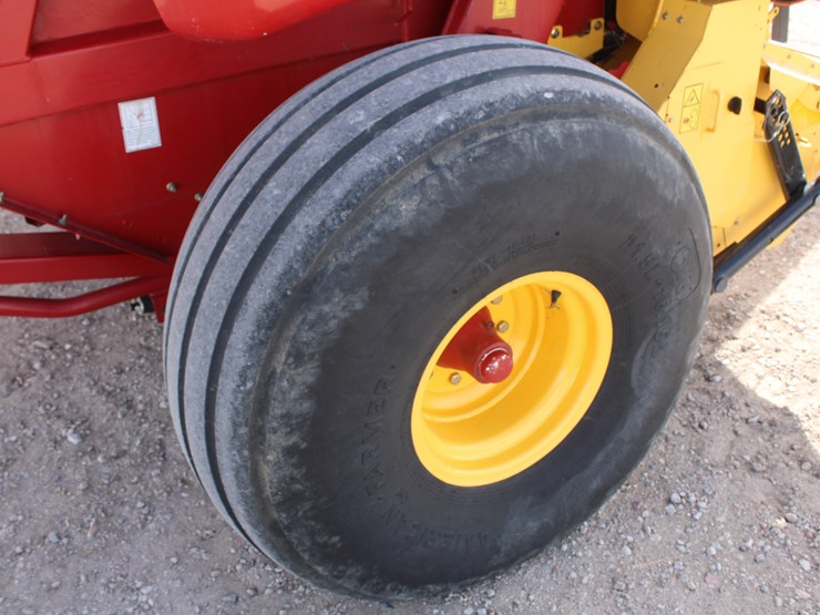 2015-new-holland-roll-belt-560-image-53