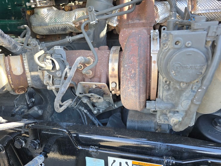 2019-peterbilt-567-image-65