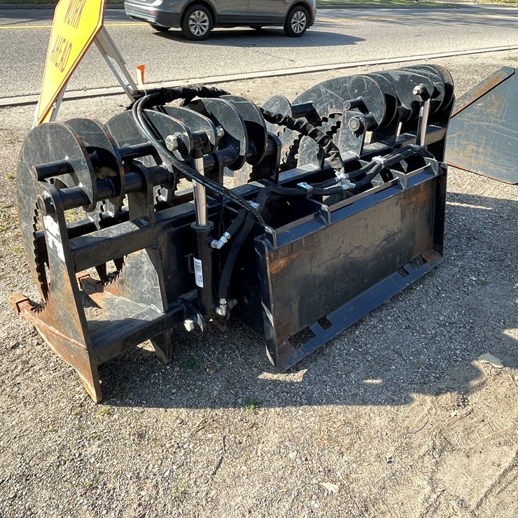 #4304 • Jenkins 86" Skid Steer Mount Heavy Duty Log Grapple