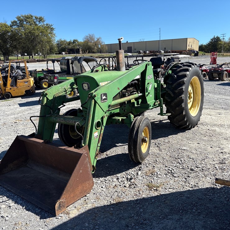JOHN DEERE 2130