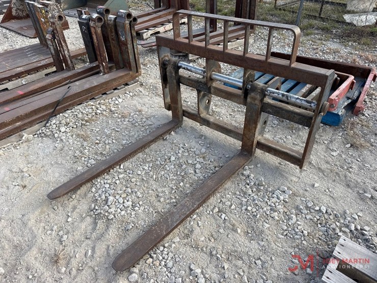 48"-pallet-forks-&-frame-loader-attachment-image-4