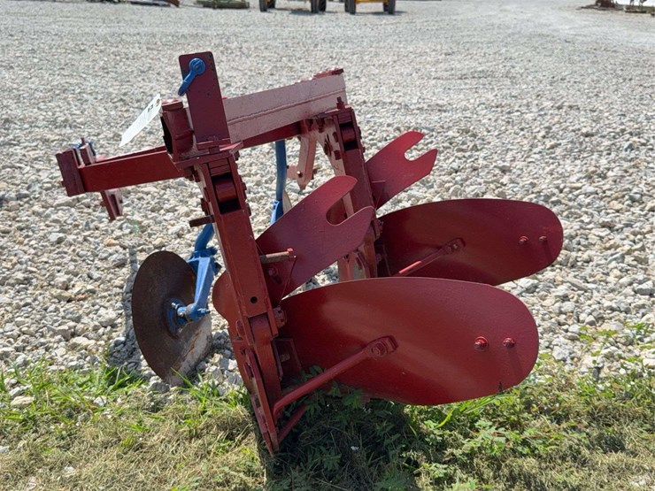 2-bottom-fast-hitch-plow-image-4