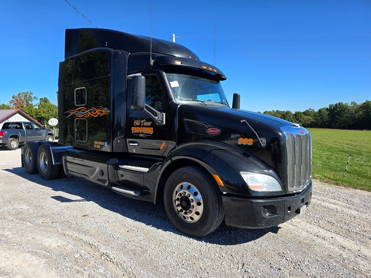 2015-peterbilt-579-image-36