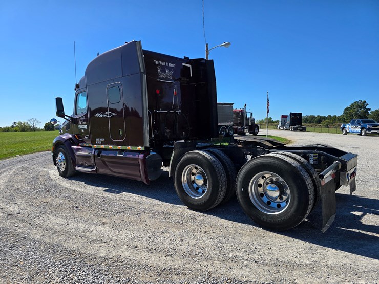 2015-peterbilt-579-image-16