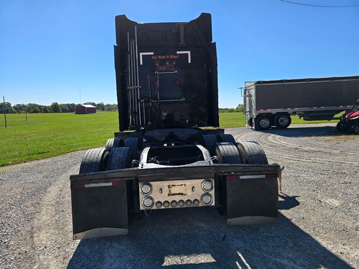 2015-peterbilt-579-image-20