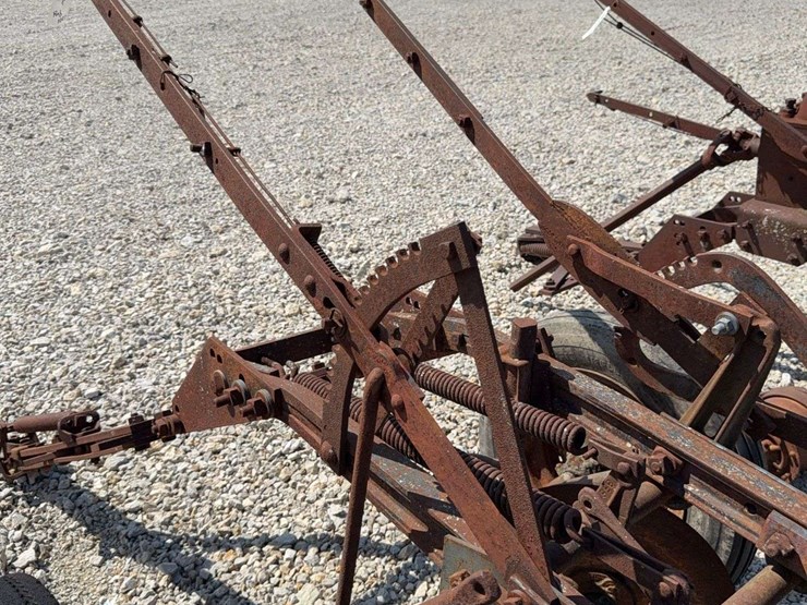 3-bottom-trip-plow-image-29