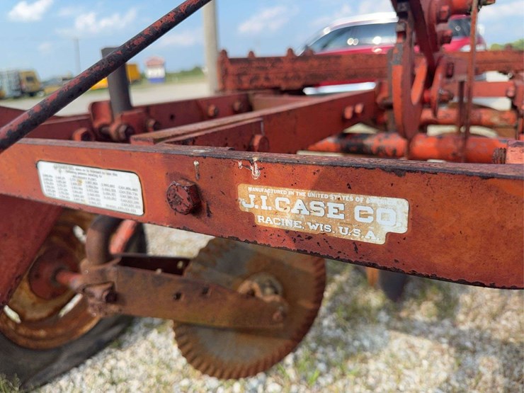 case-four-bottom-plow-image-20